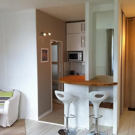 Apartment Dieu 3 *